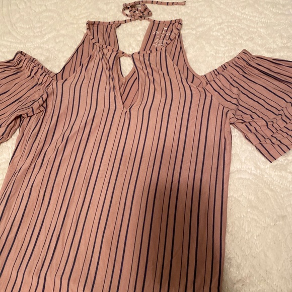 Tops - Picture 5 of 8